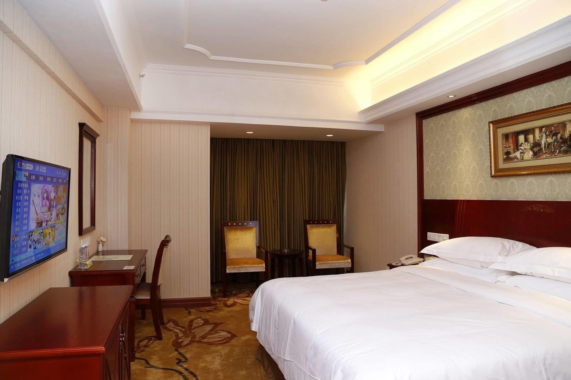 Vienna Hotel Shenzhen Futian Bagua Road Екстериор снимка