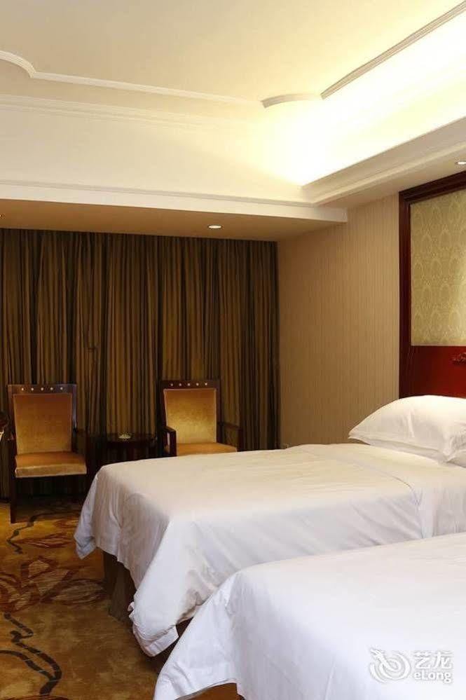 Vienna Hotel Shenzhen Futian Bagua Road Екстериор снимка